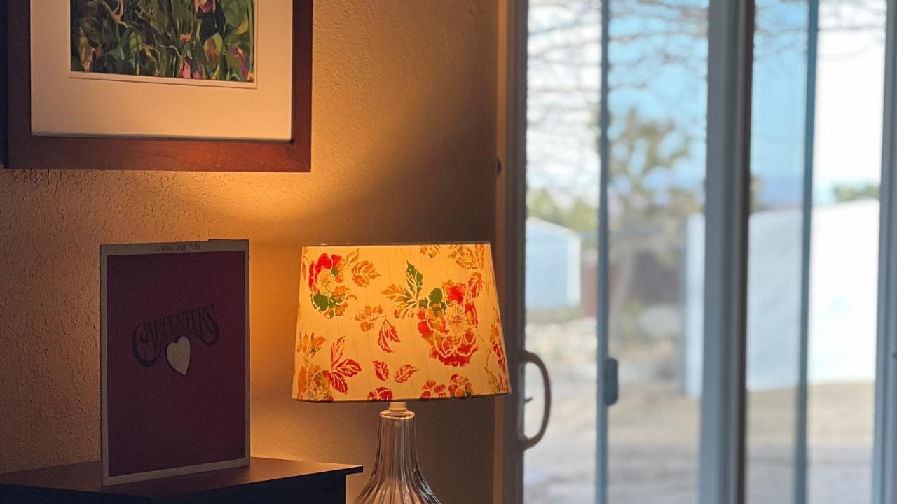 Peaceful Home With Nature Views & Trail Access ユッカ・バレー エクステリア 写真