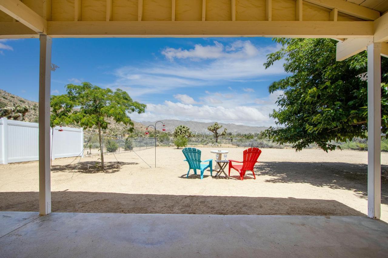 Peaceful Home With Nature Views & Trail Access ユッカ・バレー エクステリア 写真